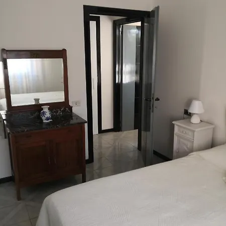 Le Stanze Di Angelina Bed and Breakfast Φολίνιο